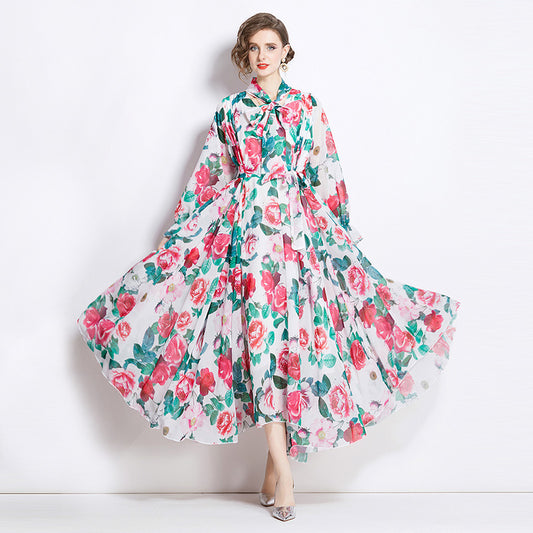 Vestido adelgazante de gasa con estampado de rosas y línea A