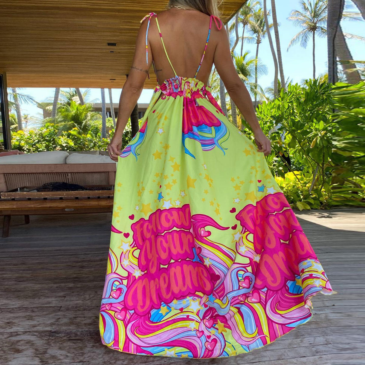 Vestido largo estampado rojo de cintura alta con tirantes para mujer