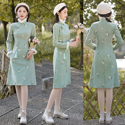 Robe mi-longue en laine brodée avec col en fourrure chaude, Cheongsam améliorée, robe trapèze améliorée, nouvelle collection automne et hiver