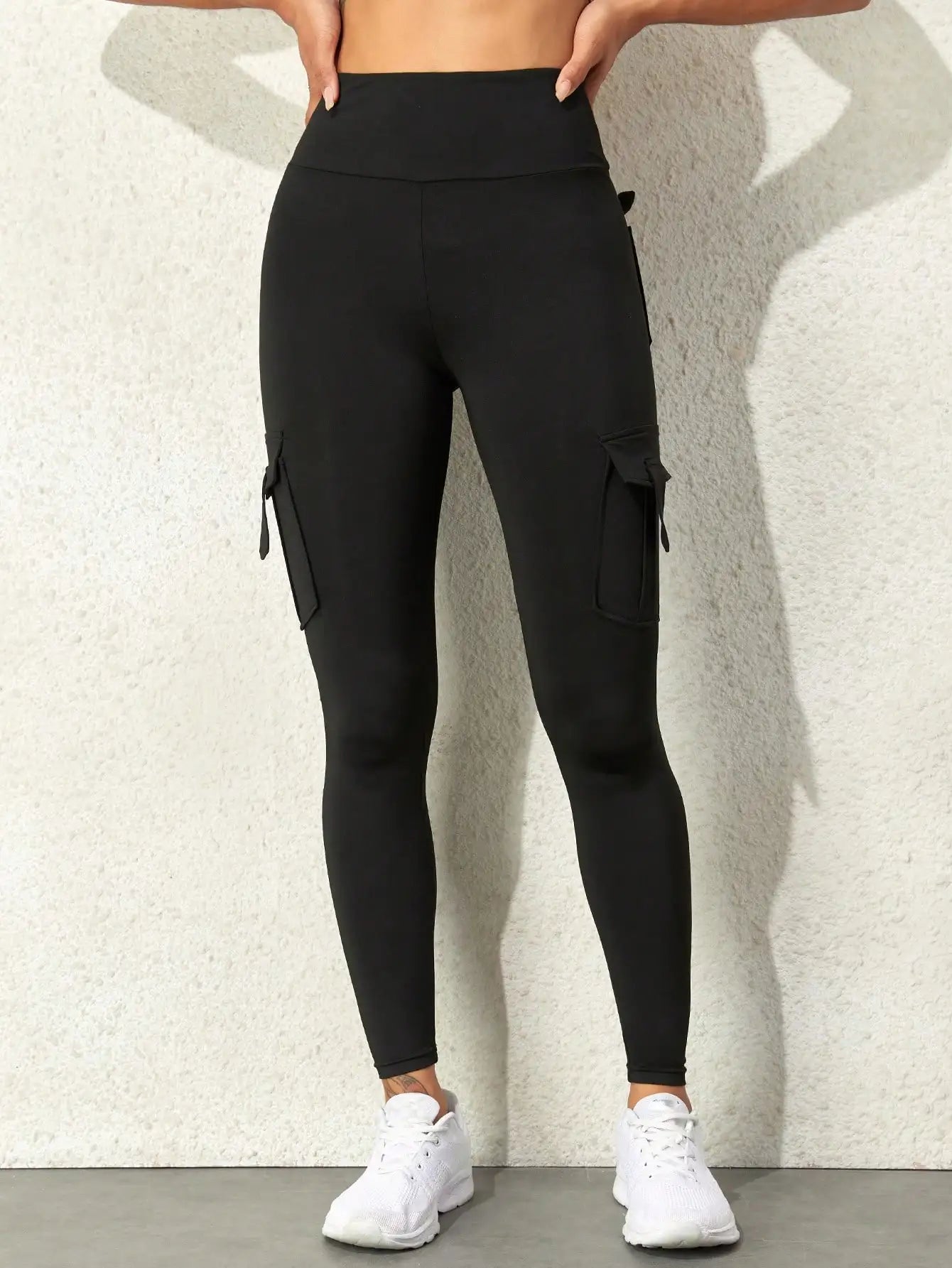 2023 Fashion Flap Pocket Wideband Waist Running Yoga Stretch Cargo Long Leggings Outdoor Fitness Training Sportwear