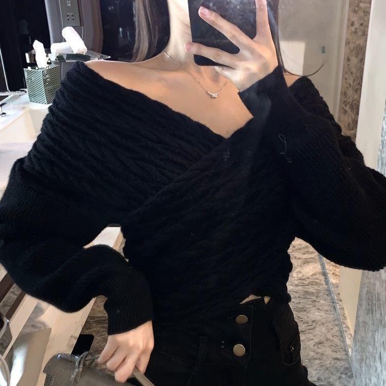 Korean Version Of The New Style Of The Clavicle V-neck Retro Twist Sweater Women