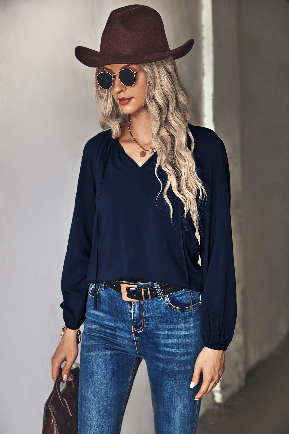 Blouse froncée à col noué