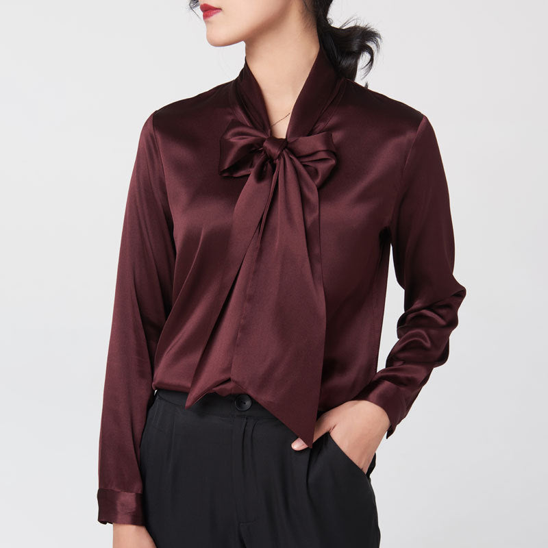 Chemise femme en soie de mûrier avec col en V et grand ruban