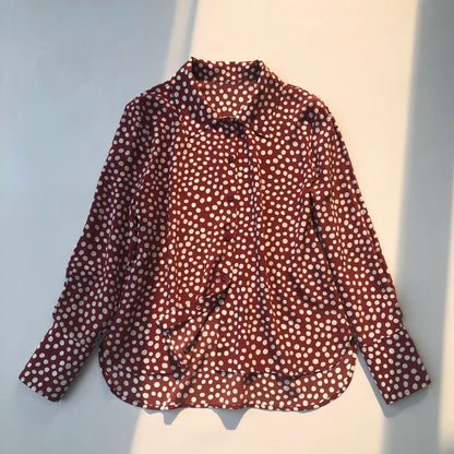 Chemise à manches longues à revers en soie marron à pois élégant vintage