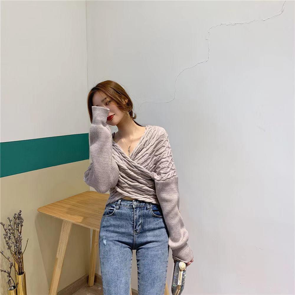 Korean Version Of The New Style Of The Clavicle V-neck Retro Twist Sweater Women