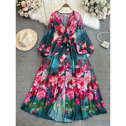 Vestido estampado con posicionamiento en forma de A y botonadura sencilla