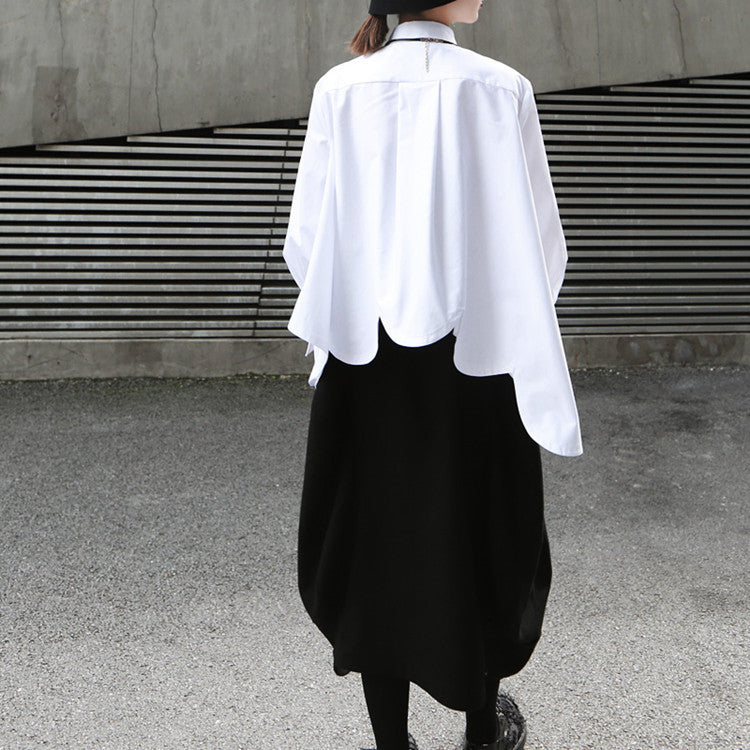 Camisa blanca con dobladillo ultraancho irregular para mujer