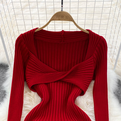 Medium Length Slim Buttock Knit Dress