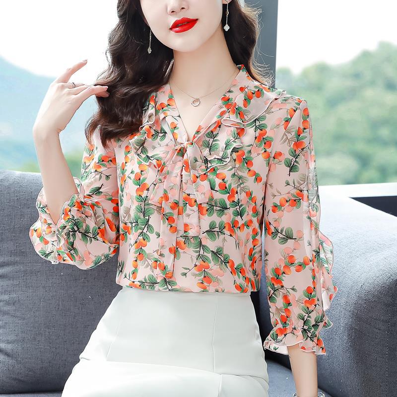 Fragmented Chiffon Shirt With Stylish And Stylish V-neck Straps