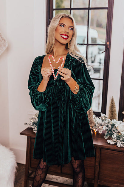 Robe babydoll verte en velours à col carré et nouée au dos