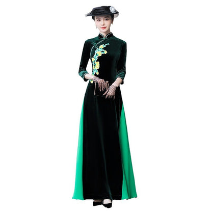 Cheongsam Ao Dai amélioré à manches trois-quarts en velours doré, brodé non fendu