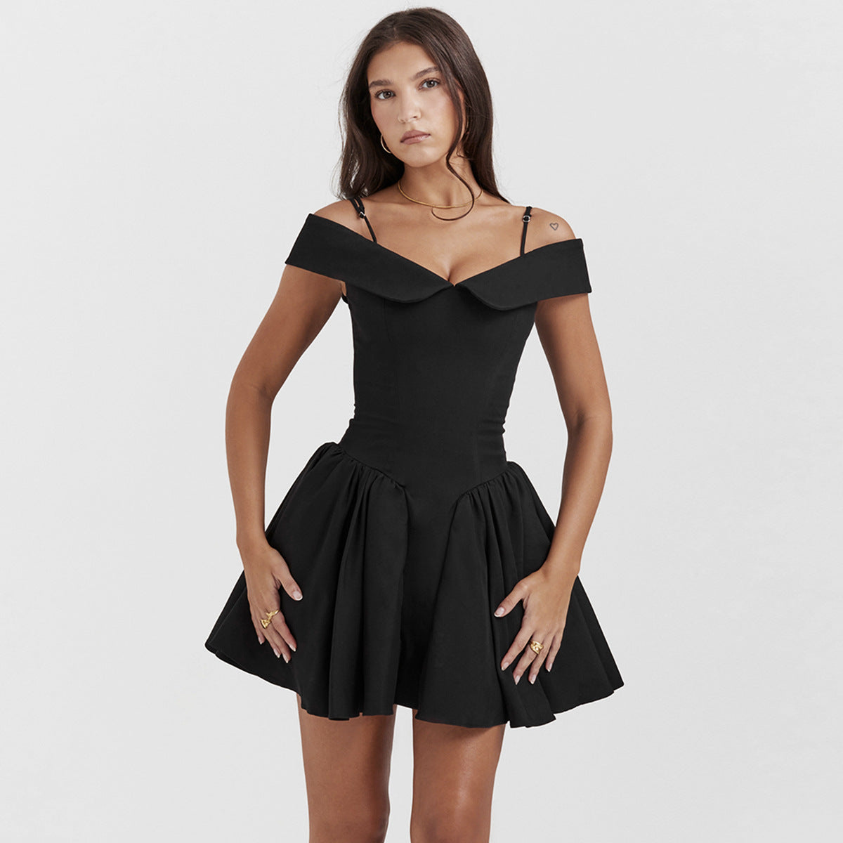 Commerce extérieur mode vêtements pour femmes nouvelle épaule dénudée petite robe noire