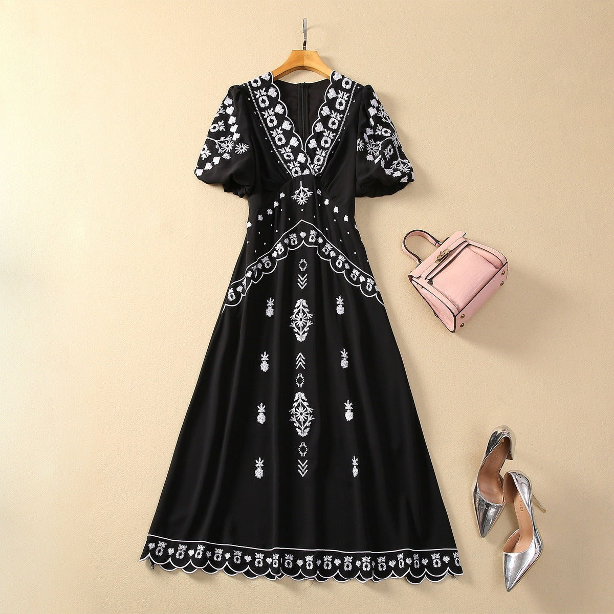 Wave V-neck Lantern Sleeve Embroidery Dress