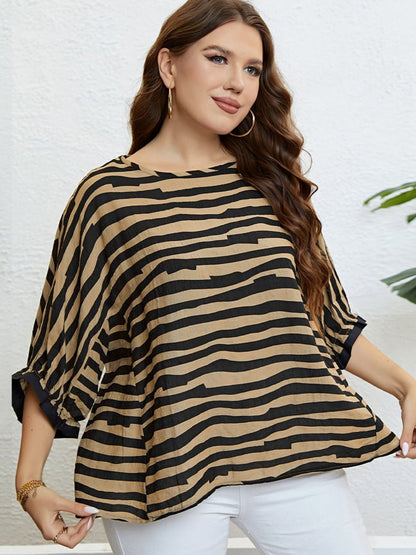 Top con cuello barco y manga tres cuartos a rayas de talla grande