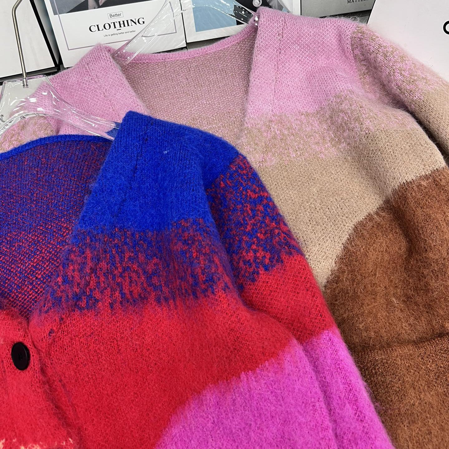 Cárdigan de punto con cuello en V de color degradado de Mohair para mujer