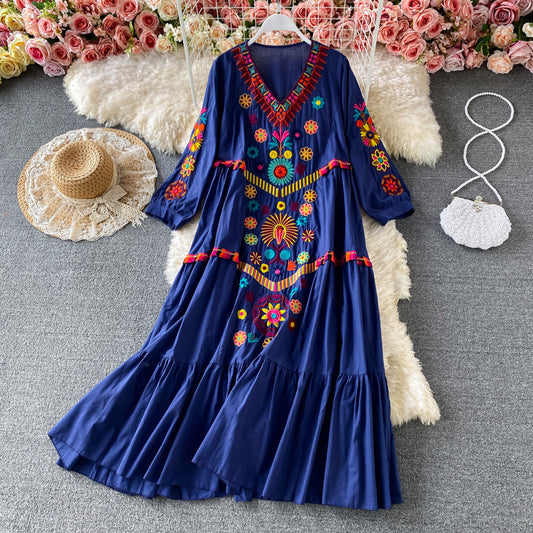 Vacation Beach Dress Loose Big Hem Embroidered V-neck Dress