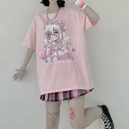 Chica suave holgada de manga corta con estampado femenino