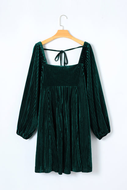 Vestido babydoll de terciopelo con cuello cuadrado y lazo en la espalda verde