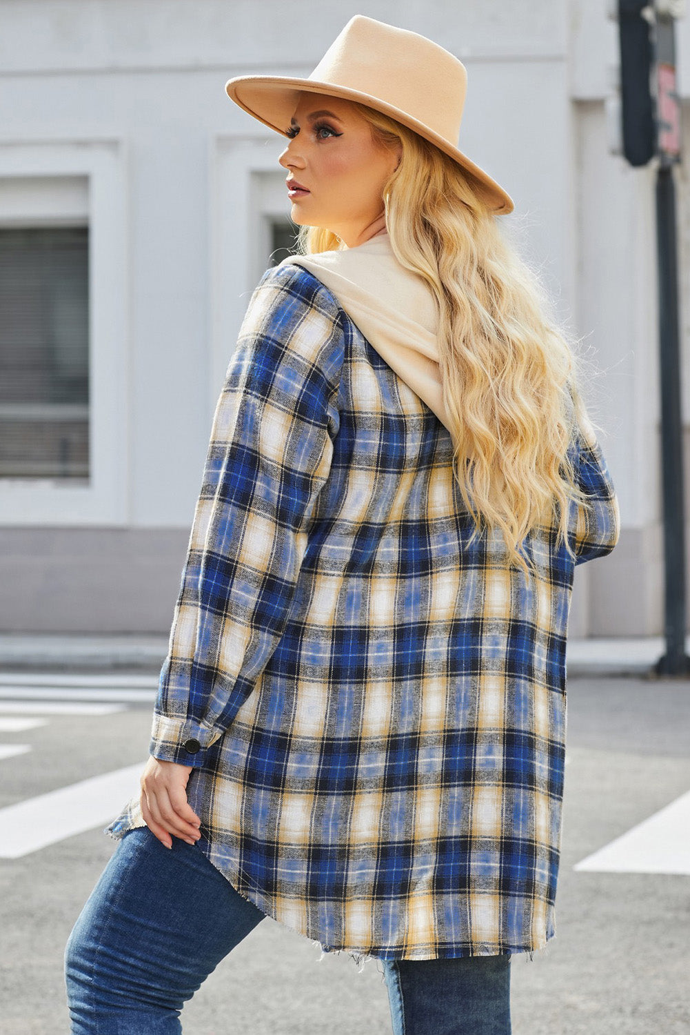 Chemise à Carreaux à Ourlet Incurvé Boutonnée sur le Devant de Grande Taille