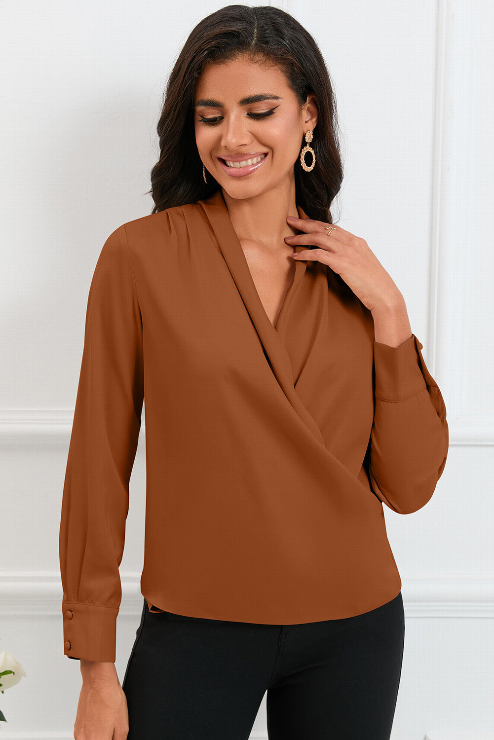 Blouse boutonnée à manches longues et col en V