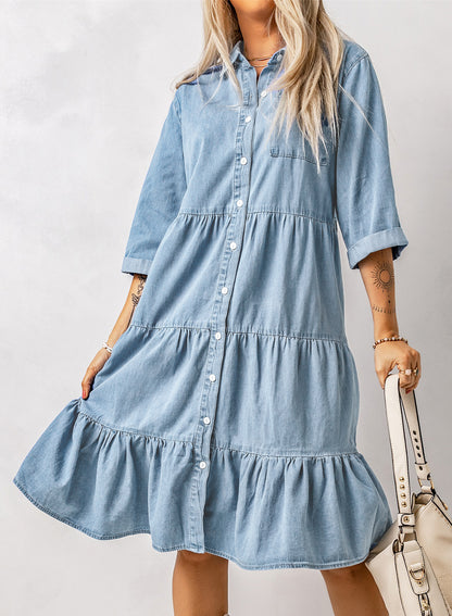 Robe midi boutonnée en denim à volants bleu ciel