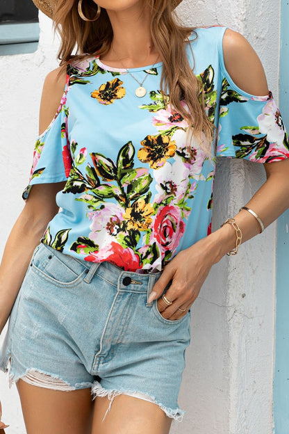 Top floral con cuello redondo y hombros descubiertos