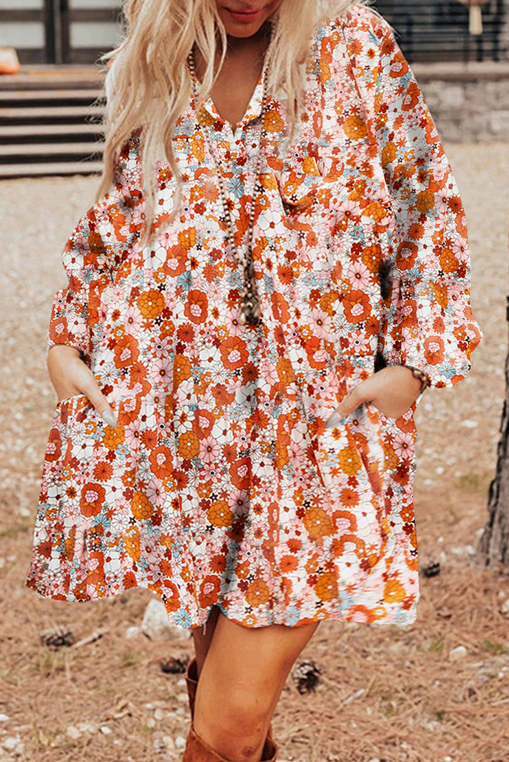 Robe droite imprimée orange à poches florales et col fendu