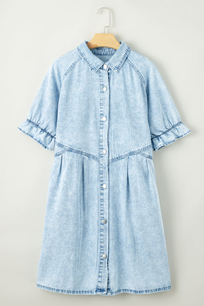 Robe en jean boutonnée à manches courtes et à volants délavé minéral Beau Blue