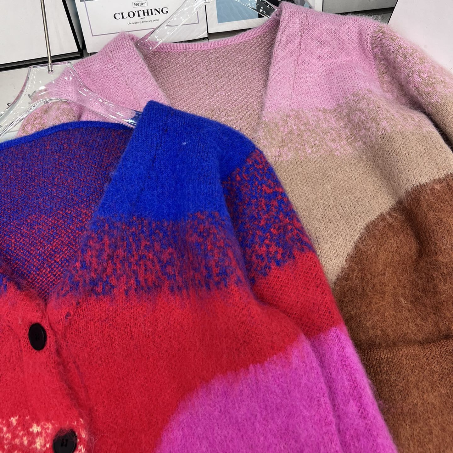 Cárdigan de punto con cuello en V de color degradado de Mohair para mujer