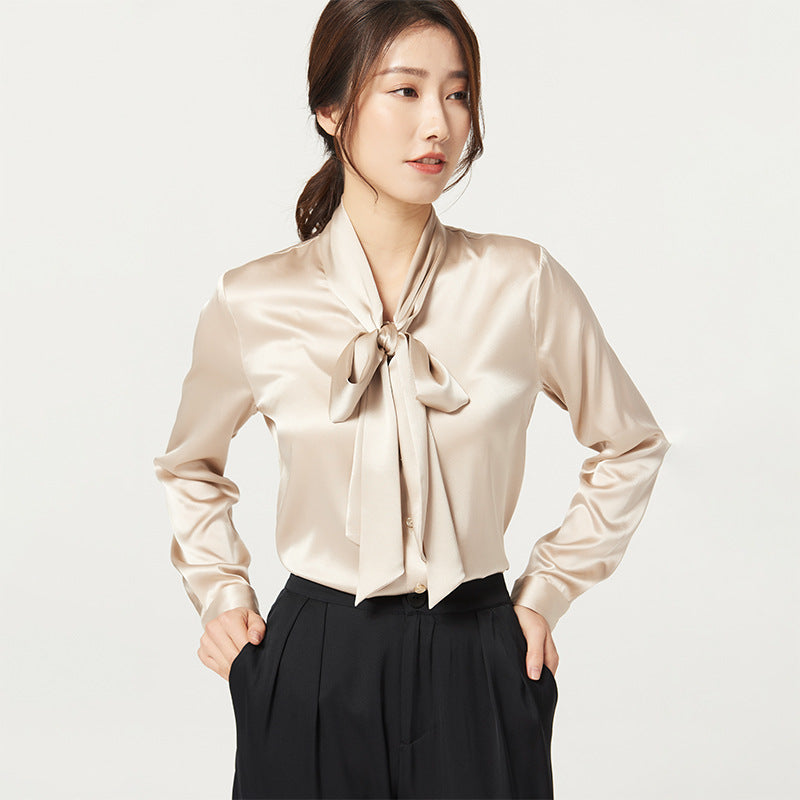 Chemise femme en soie de mûrier avec col en V et grand ruban