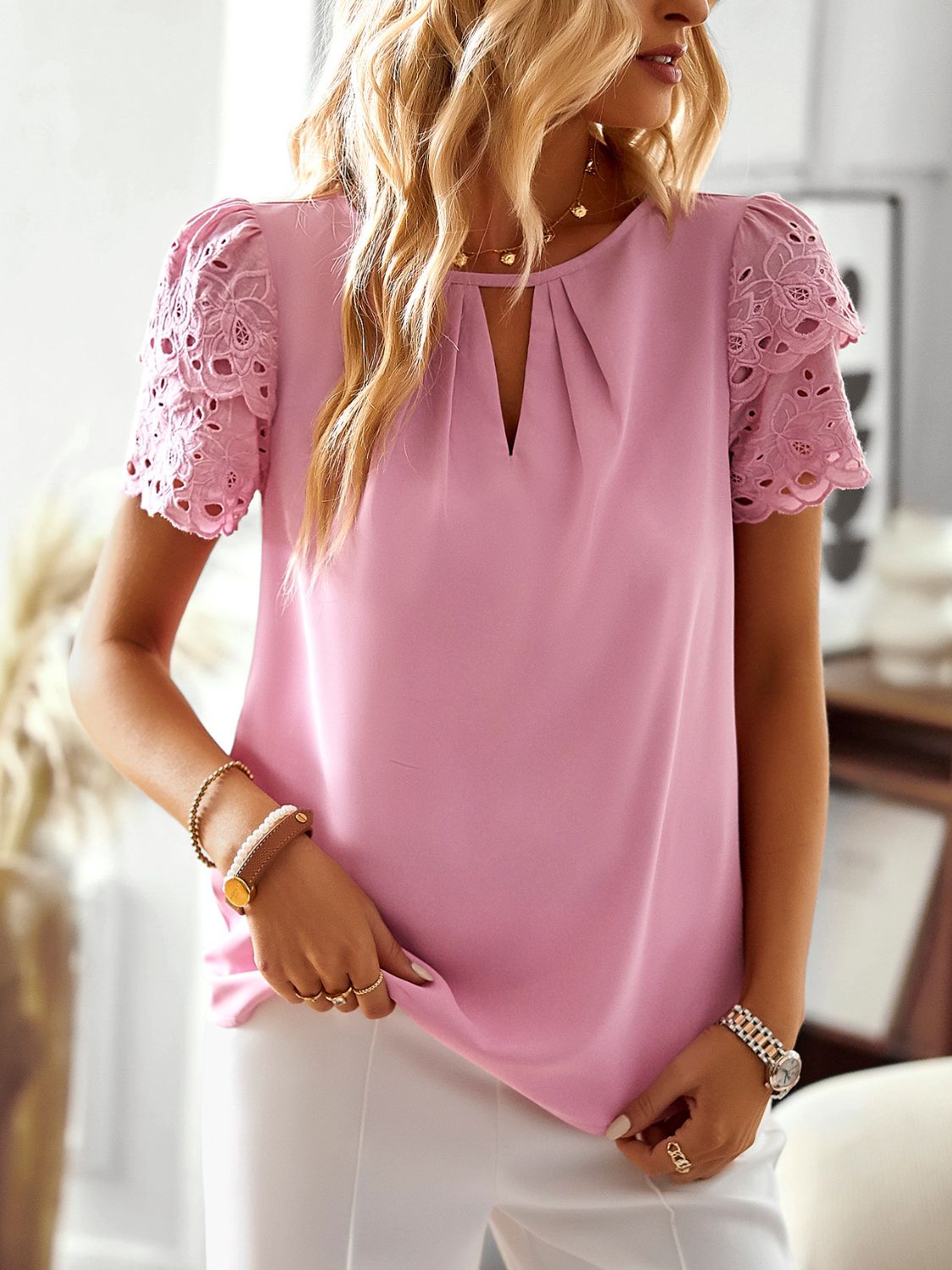 Round Neck Spliced Lace Puff Sleeve Blouse