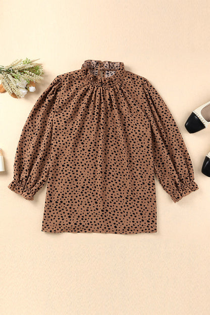 Blusa con estampado animal y mangas con volantes y cuello con volantes