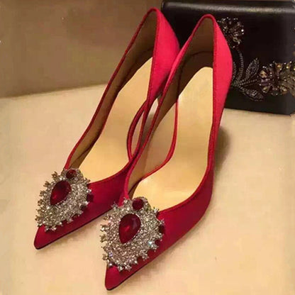 Zapatos de boda de satén y seda roja con tacón alto y punta puntiaguda de diamantes de imitación para mujer