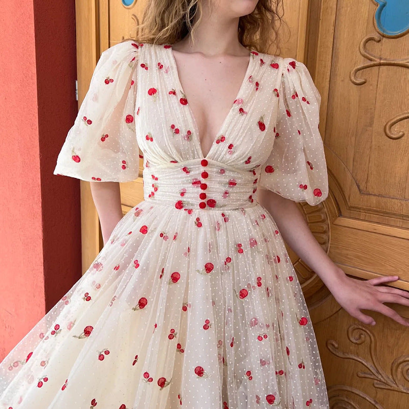 Robe de broderie personnalisée à la mode pour femmes