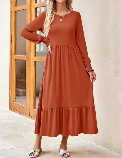 Robe mi-longue smockée à manches longues et col rond pour femme