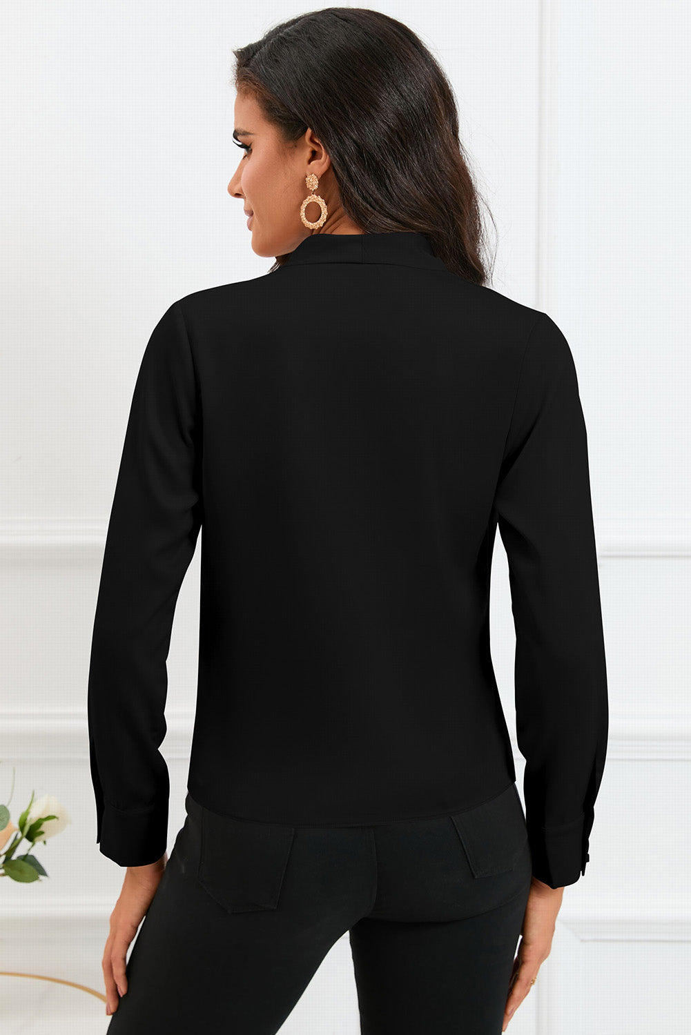 Blouse boutonnée à manches longues et col en V