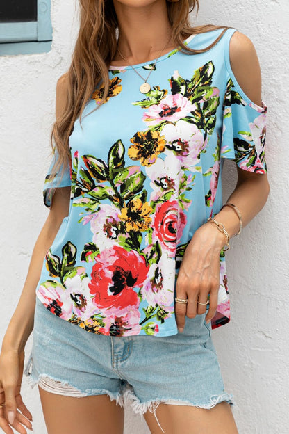 Top floral con cuello redondo y hombros descubiertos