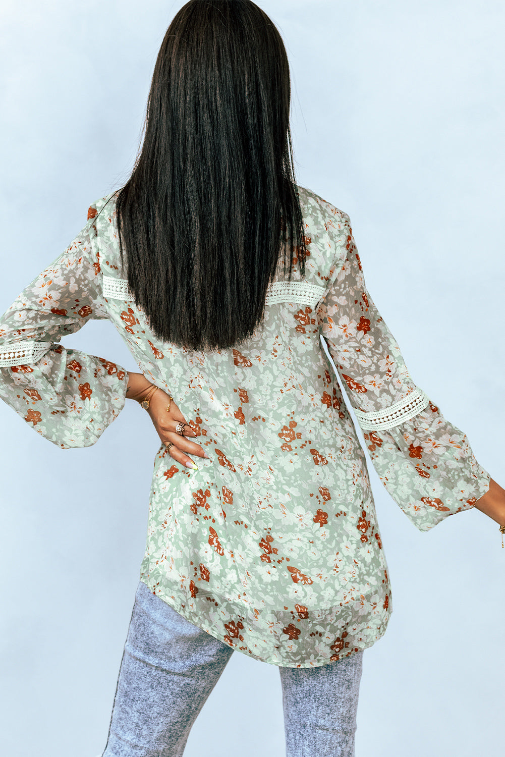 Blusa con ribete de encaje floral