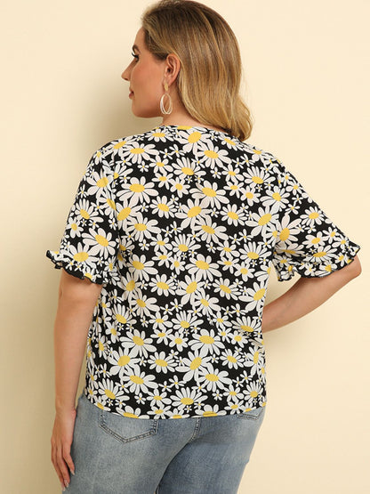 Blusa floral con cuello redondo y dobladillo anudado de talla grande