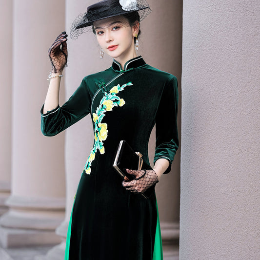 Gold Velvet Three-quarter Sleeve Long Embroidered Non-split Improved Ao Dai Cheongsam