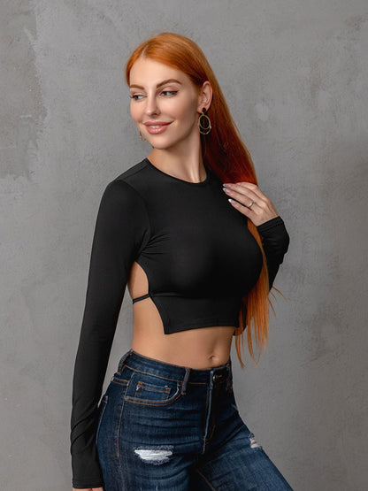 Blusa corta con cuello redondo y espalda descubierta con lazo