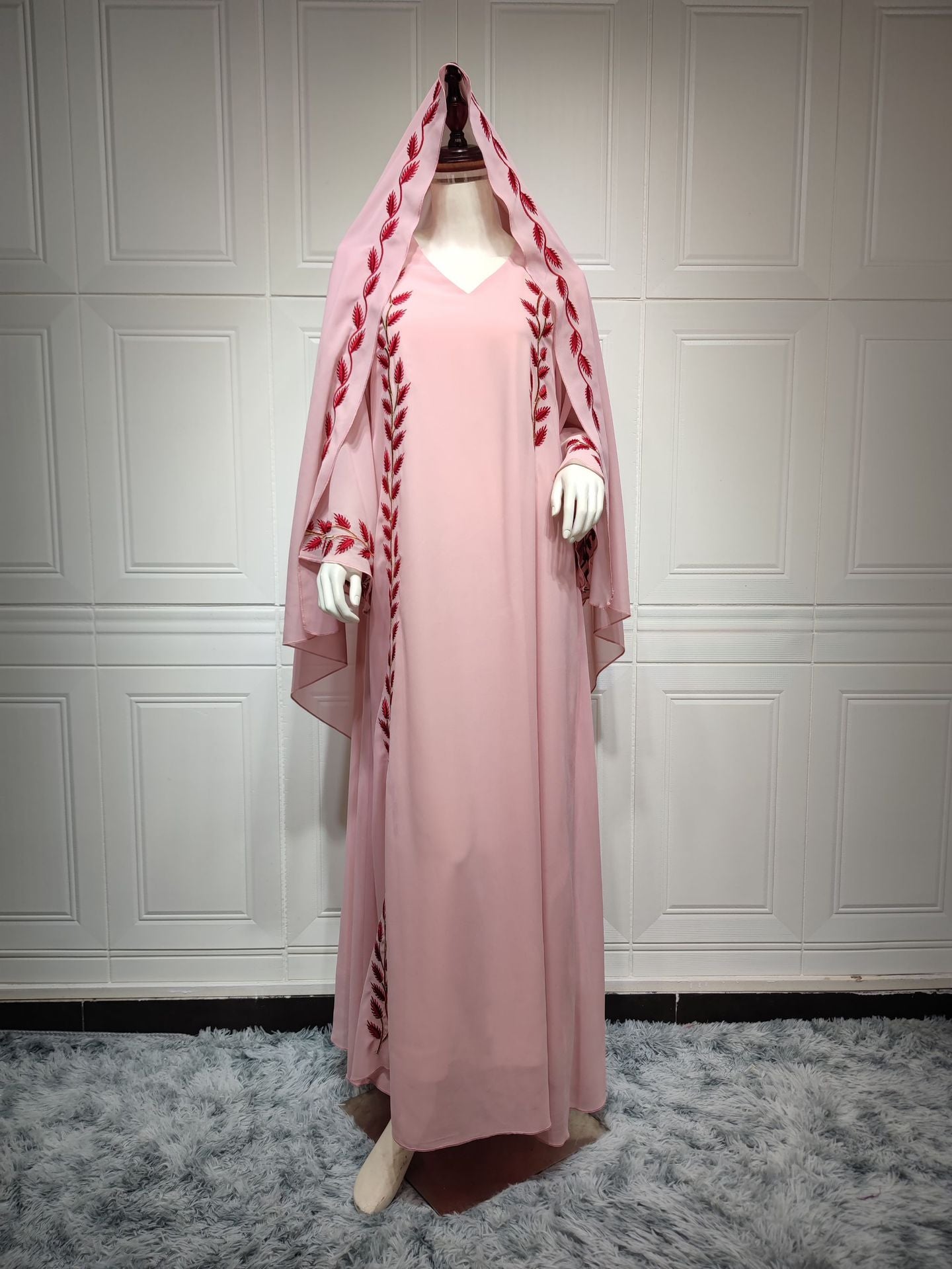 Robe musulmane longue brodée en mousseline de soie à col ras du cou avec foulard